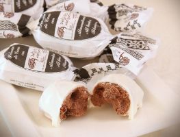 POLVORON ALMENDRA BAÑO CHOCO BLANCO LUCIA CAJA 3KG